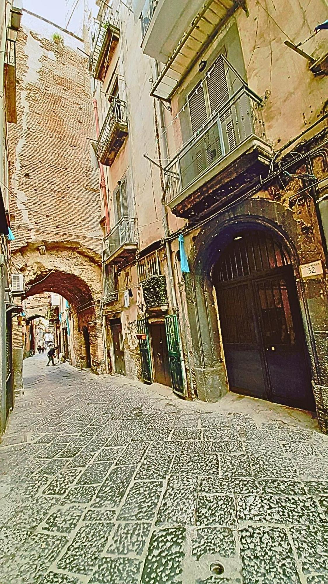 La Stanza Di Daria - Un Nido Silenzioso Nel Cuore Del Centro Storico ナポリ エクステリア 写真